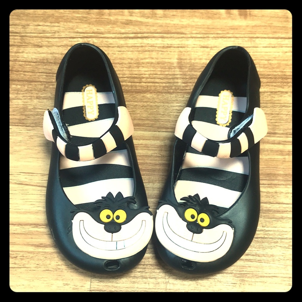 NWT Little Girl’s Happy Cheshire Cat Shoes Sz 10